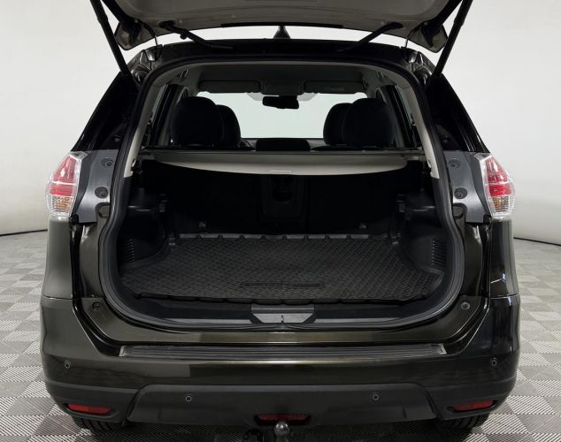Nissan X-Trail  LE High