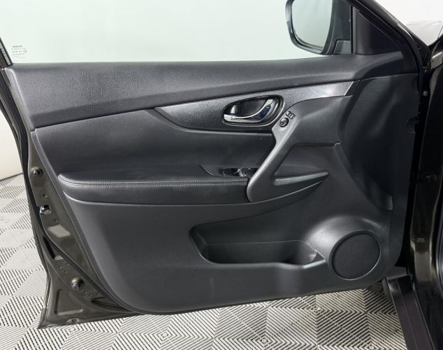 Nissan X-Trail  LE High