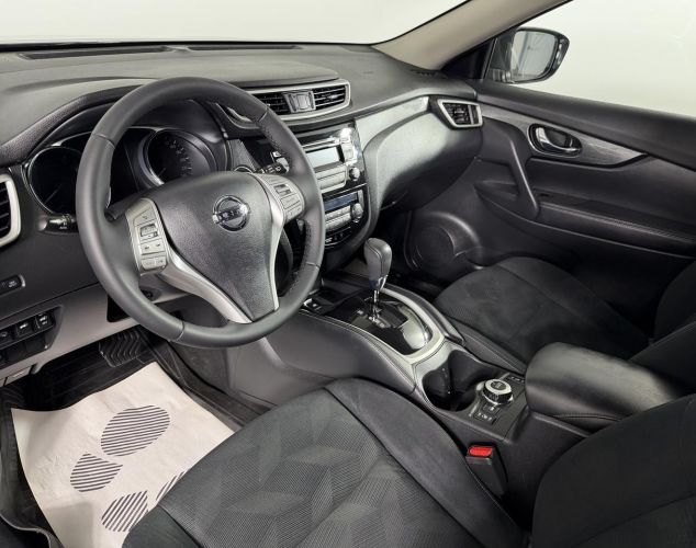 Nissan X-Trail  LE High