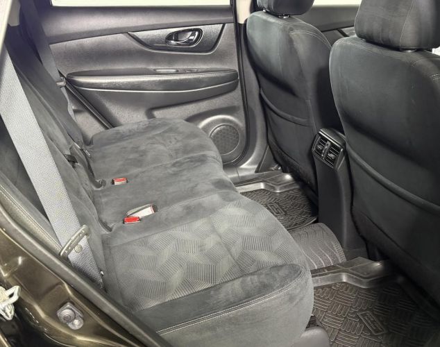 Nissan X-Trail  LE High