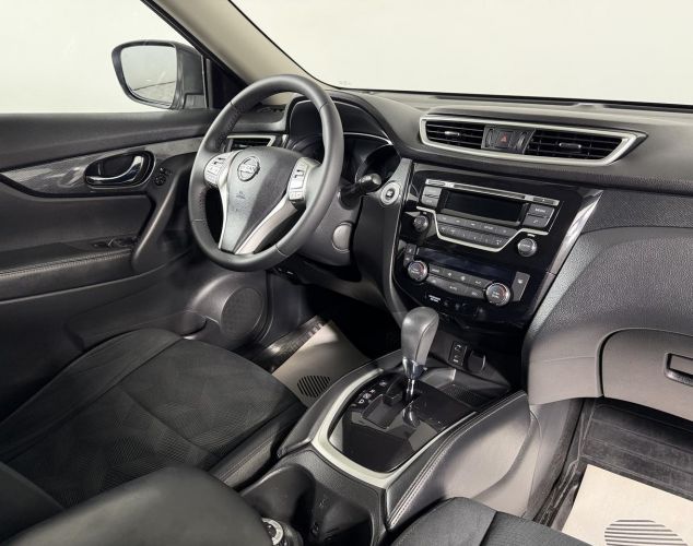 Nissan X-Trail  LE High