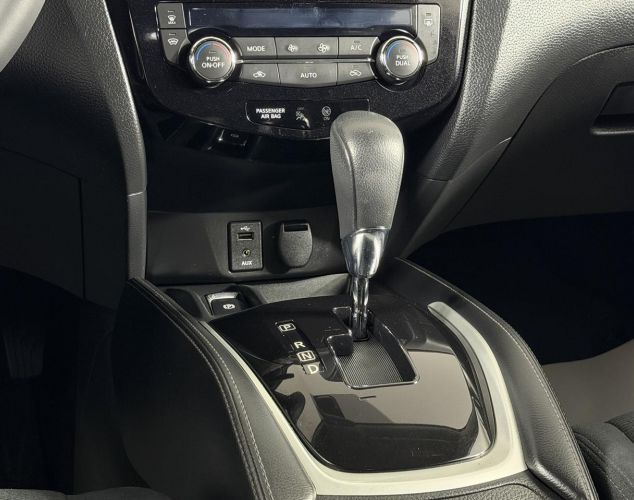 Nissan X-Trail  LE High