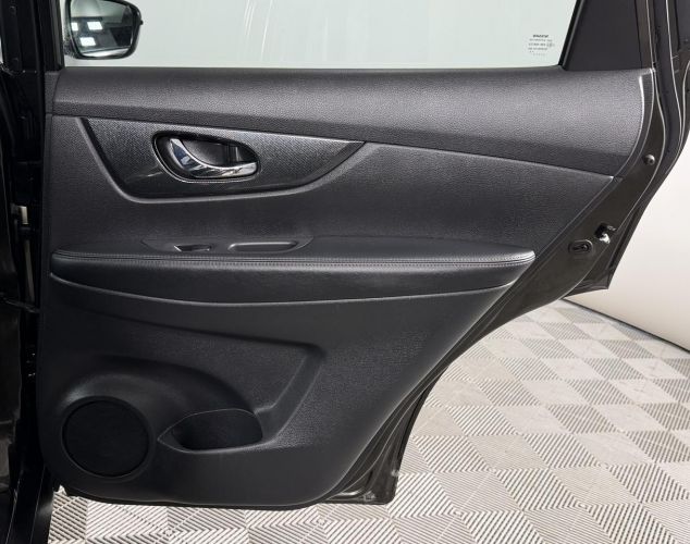 Nissan X-Trail  LE High