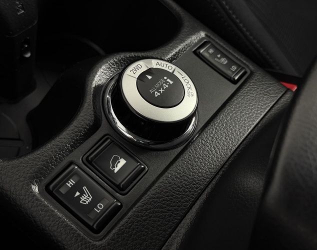 Nissan X-Trail  LE High
