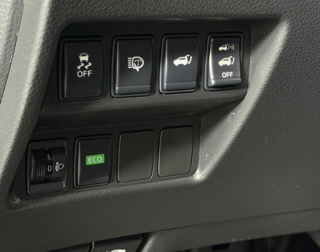 Nissan X-Trail  LE High