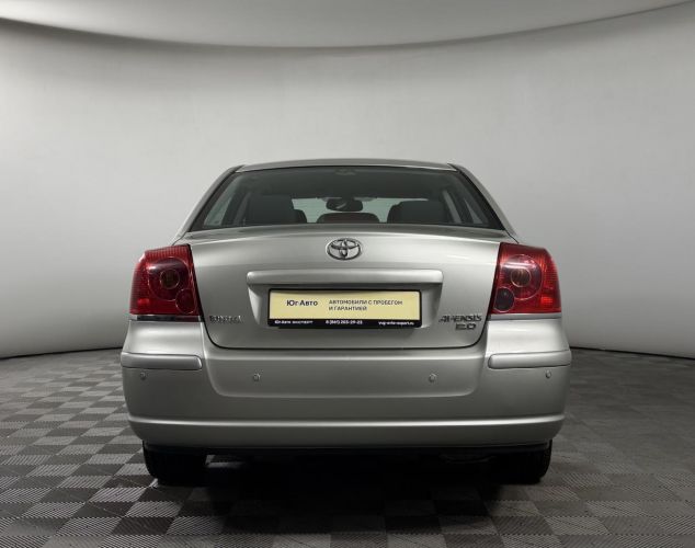 Toyota Avensis  Базовая