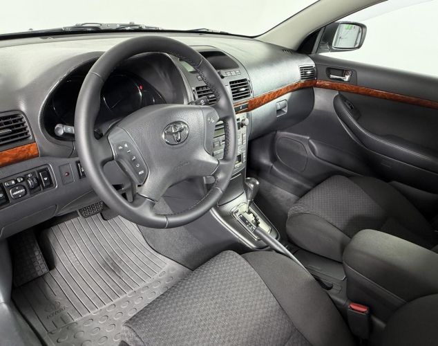 Toyota Avensis  Базовая