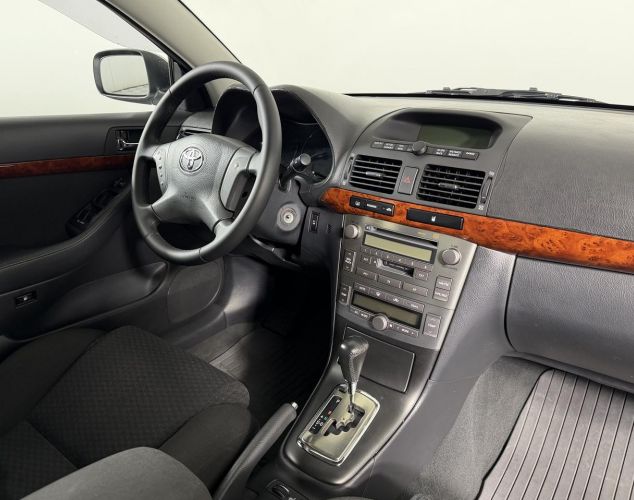 Toyota Avensis  Базовая