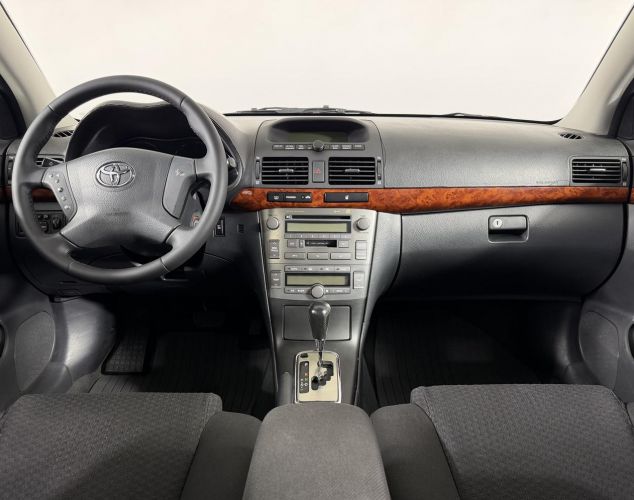 Toyota Avensis  Базовая
