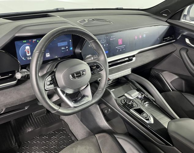 Geely Monjaro  Flagship 8AT
