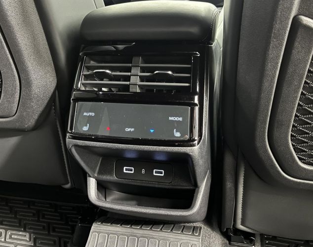 Geely Monjaro  Flagship 8AT
