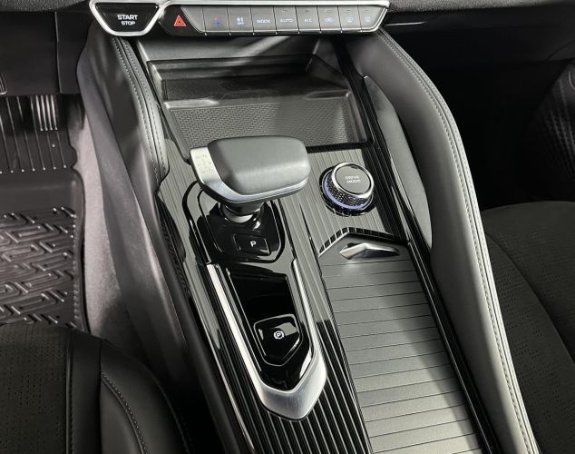 Geely Monjaro  Flagship 8AT