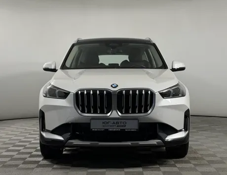2 автомобиля BMW X1 с пробегом - ракурс 2