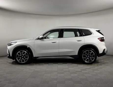 2 автомобиля BMW X1 с пробегом - ракурс 3