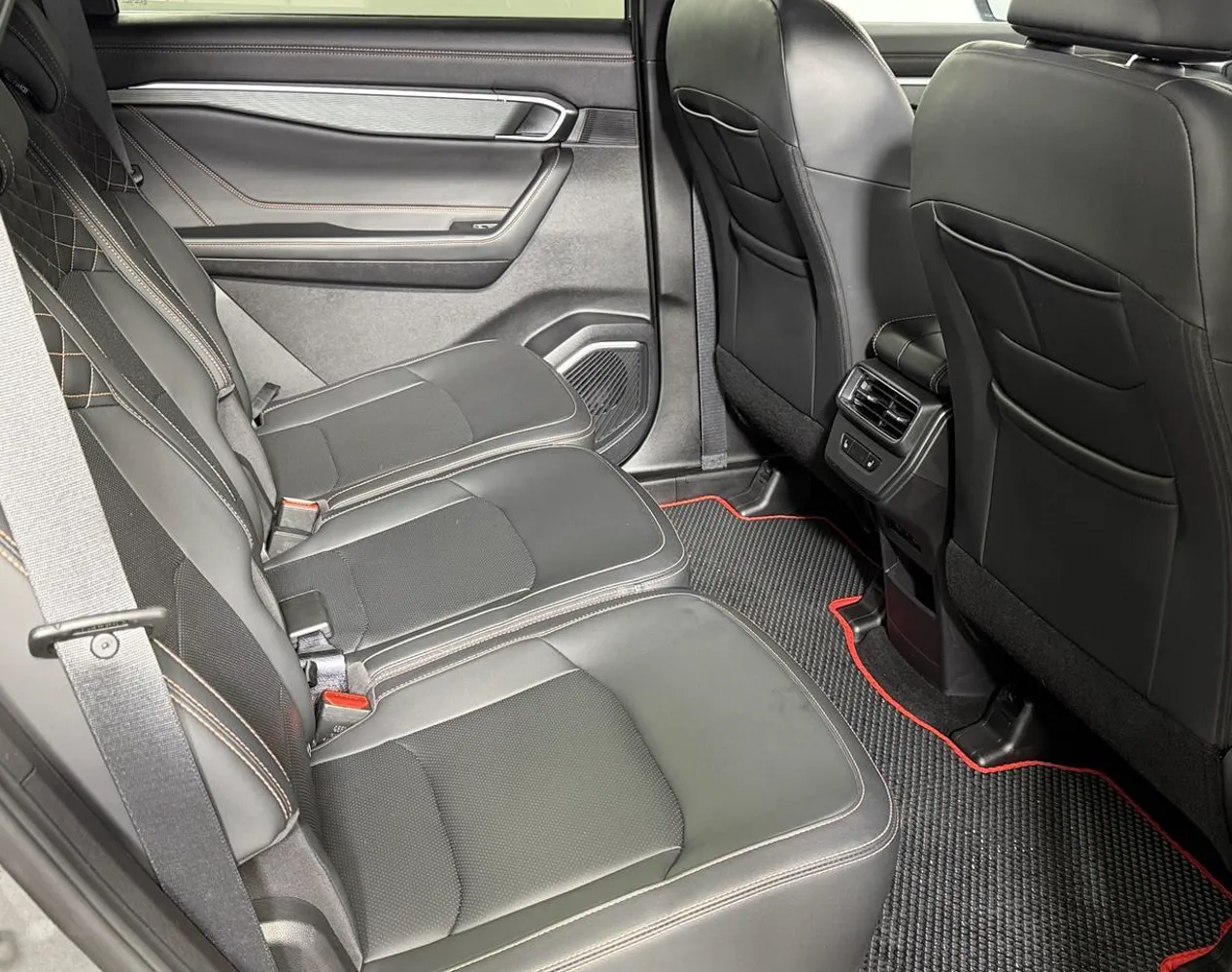 Geely Okavango 2024 - фото 13