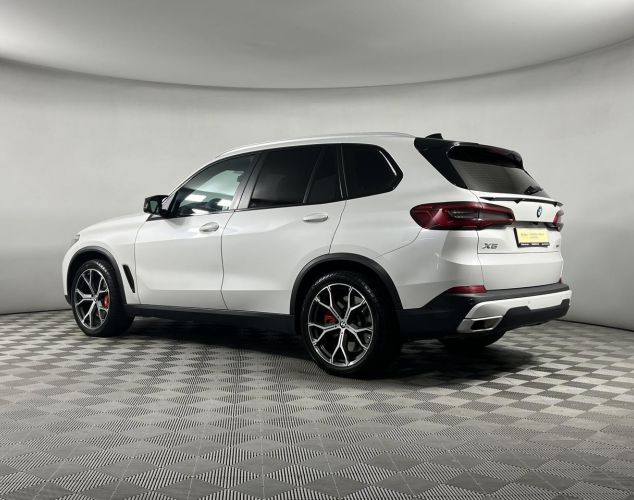 BMW X5  M50i