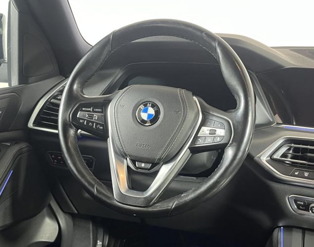 BMW X5  M50i